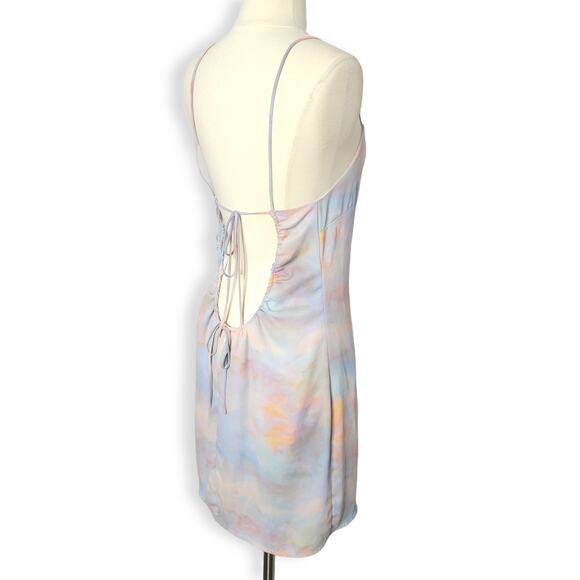 Skyler & Madison "Molly" Pastel Cloud Open Back Mini Dress Size Large - Picture 3 of 15